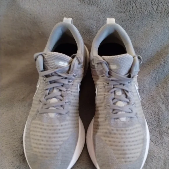 Nike Men's React Infinity Run Flyknit Size 10.5. - Picture 3 of 6